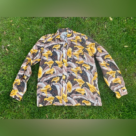 Vintage Tops - 70s Vintage anthurium Disco shirt Sz Lrg